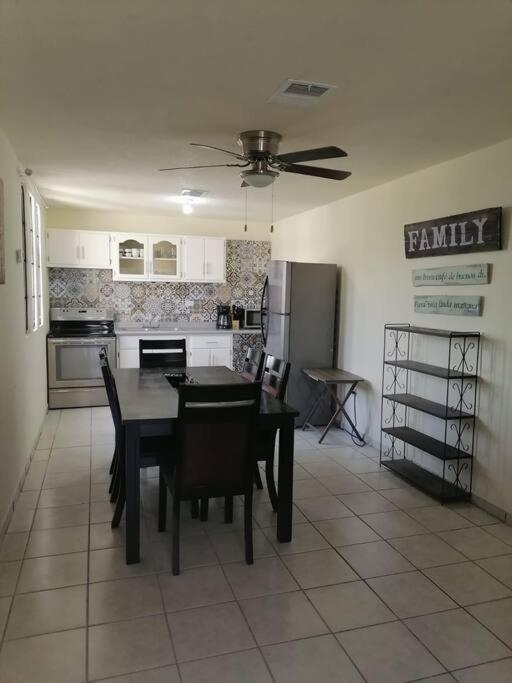 Departamento En Planta Alta, Muy Centrico. Apartman Puerto Peñasco Kültér fotó